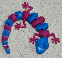 Load image into Gallery viewer, 3D Printed Articulated Gecko Fidget Toy