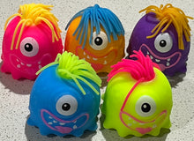 Load image into Gallery viewer, Hair Pull Squeeze Monster