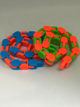 Load image into Gallery viewer, Wacky Track Snake Fidget Chain